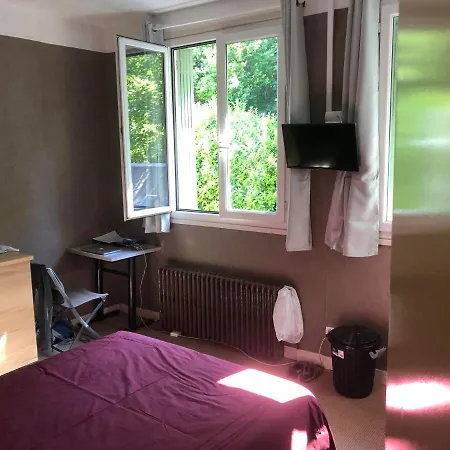 De La Seine Bed & Breakfast *